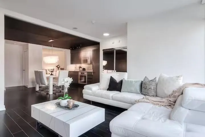Downtown 4Br Townhouse Near Rogers Centre With Parking Apartment Toronto